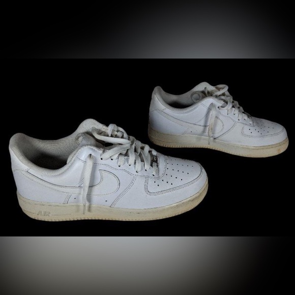 Nike Air Force 1, Mens 11, White Sneakers - Picture 2 of 6